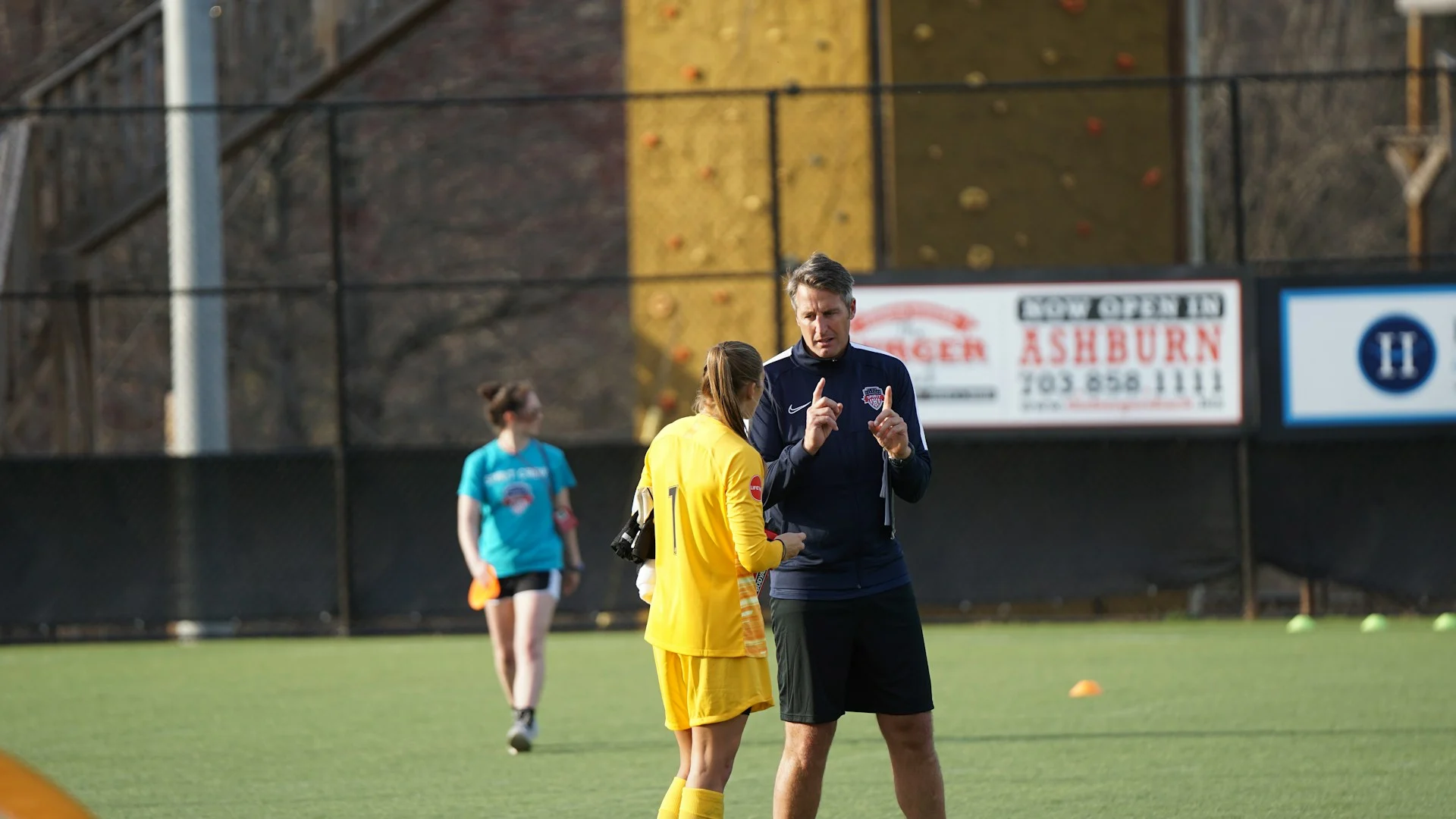 Pre-Match vs Live Betting for Double Chance: Best Timing